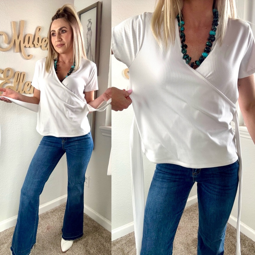 YMI classy, white ribbed v-neck top size extra large